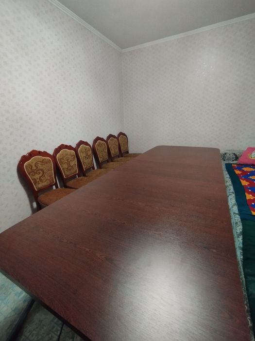 Стол хороши, в отличном состоянии