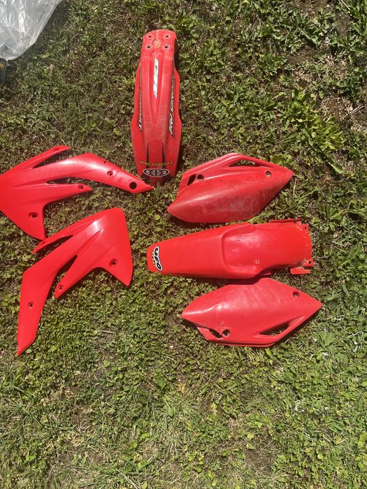 Пластмаси за honda crf 150