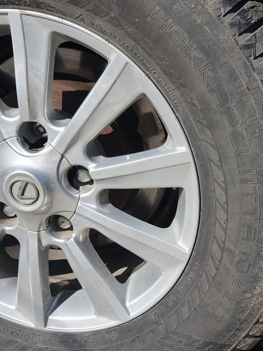 Шины автомобильные  шипованные с дисками