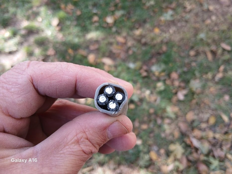 Кабель(4*2.7мм) алюмининиевый.б.у..в идеальн