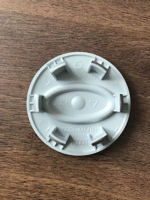 Заглушка колпачок на колесный диск.