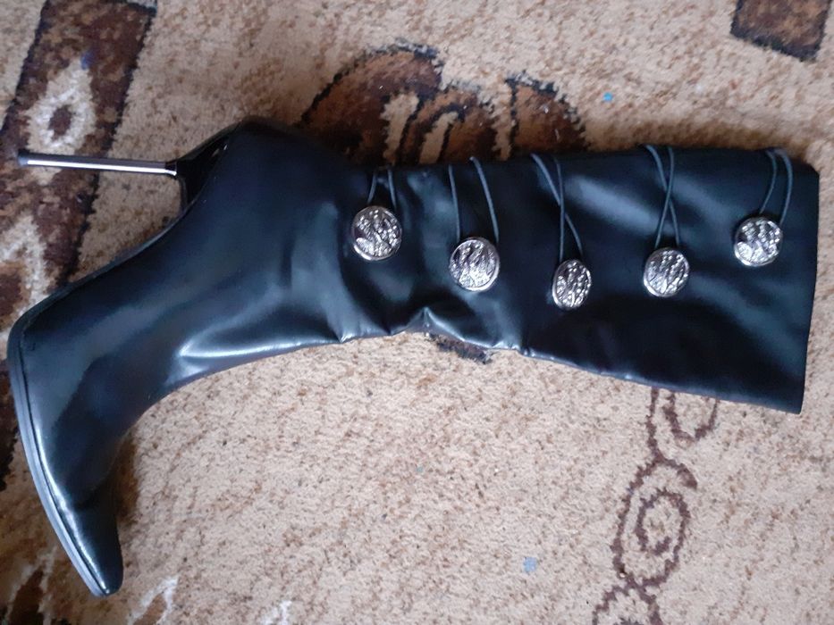 Продаю обувь женская