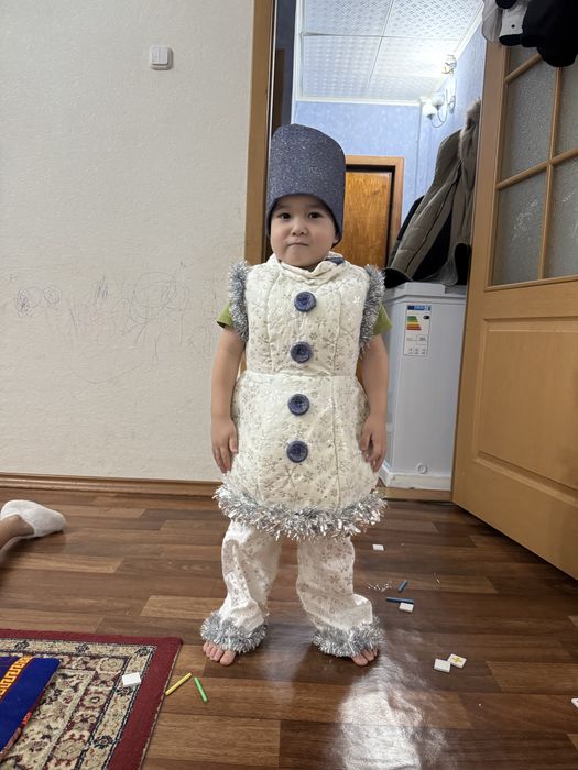 Продам костюм снеговик