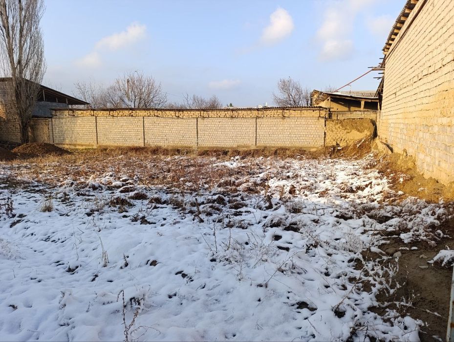 Uchaska sotiladi srochniy