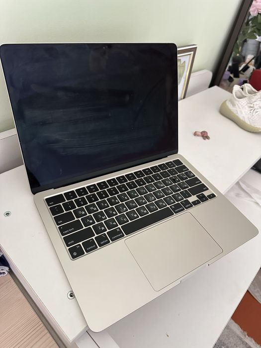 В блоке на icloud Macbook M2 512gb 2022