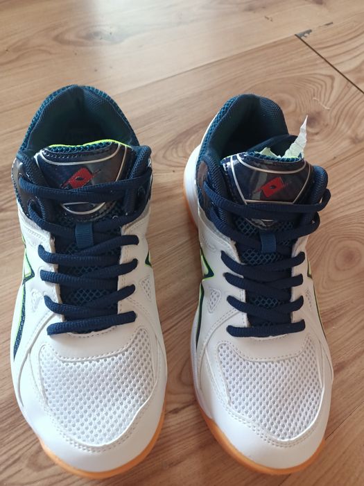 Кроссовки Аsics продам