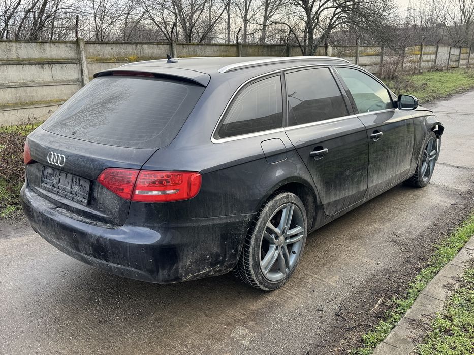 Audi A4 B8 2011 avariat