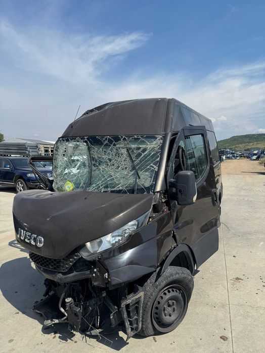 Dezmembrez Iveco Daily 2.3 HPI Euro 5 100 000km reali