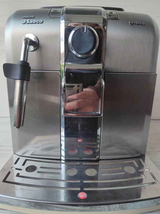 Кафеавтомат - робот Saeco SYNTIA inox - бяла