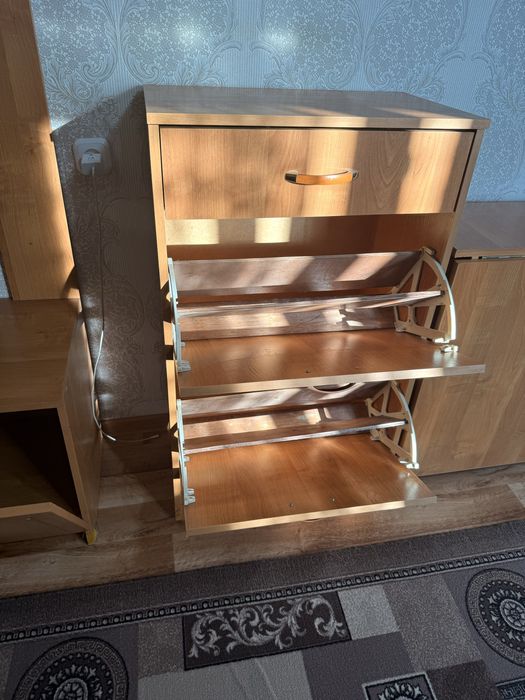 Продам продам обувницу