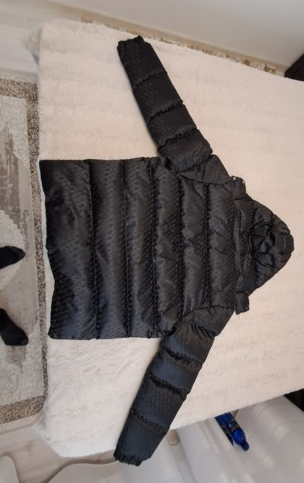 Vand geaca boss noua