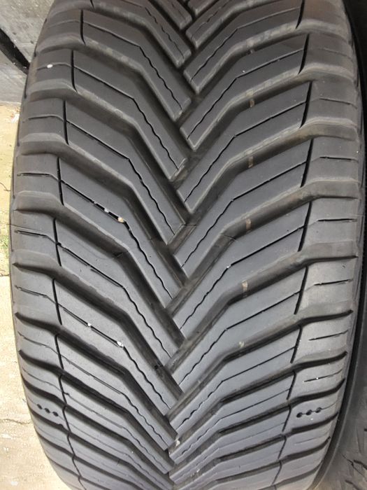2бр 215/45/18 мишелин неразличими от новите
