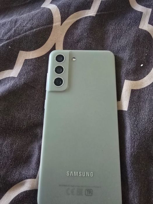 Продаю продаю Samsung Galaxy S21 FE