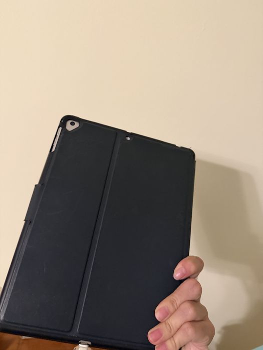 IPad белый 6го поколения