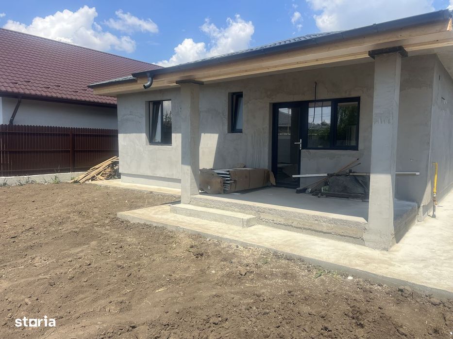 Casă de vânzare, 3 camere, teren 450 mp