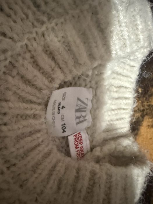 Запазени дрешки за момиче размер 104-110