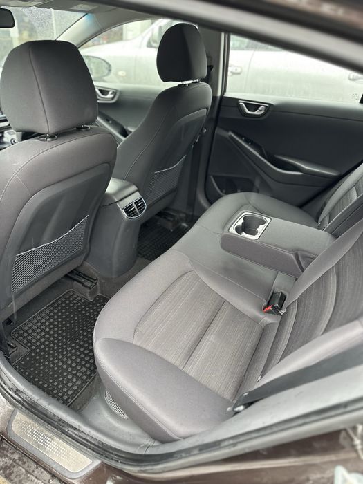 Hyundai ioniq hybrid