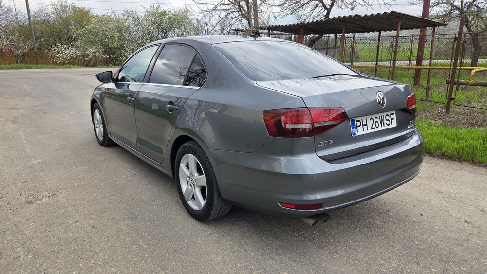 VW Jetta 2.0 Diesel DSG BlueMotion