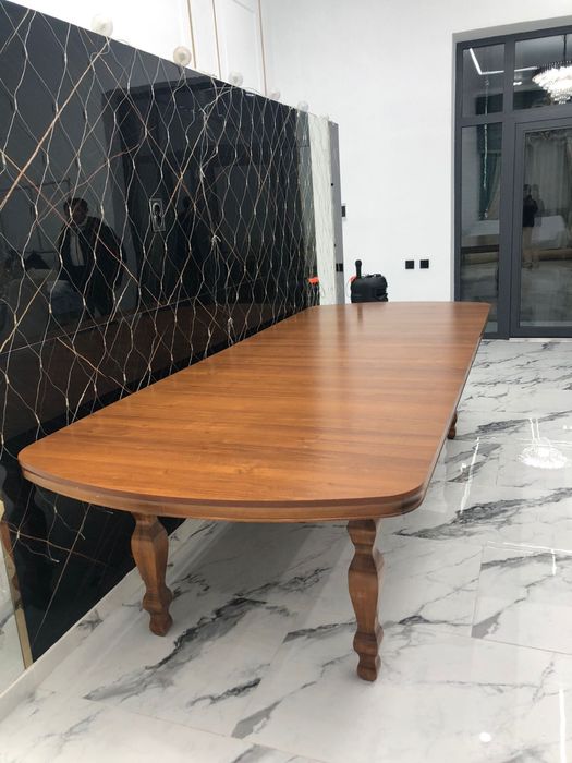 Стол для зала без стульев