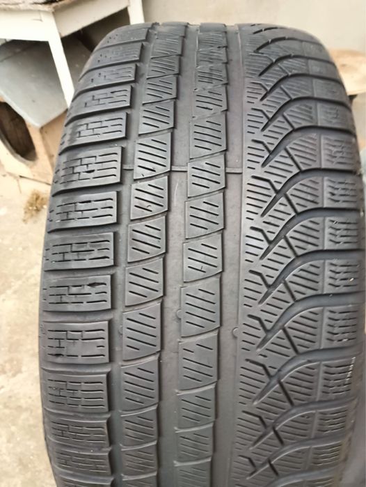 Pirelli 255/45 R19 iarna
