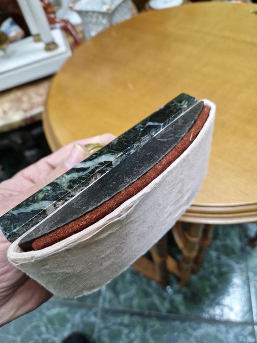 Прекрасна антикварна френска попиванелна- бронз и мрамор