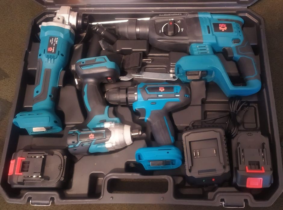 Набор аккумуляторного электроинструмента 4в1