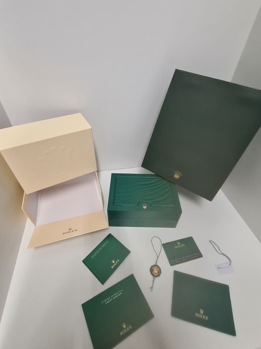 Acte-Manuale-Card-Nfc-Personalizat-White-Green-Tag-Cutie-Premium-Rolex