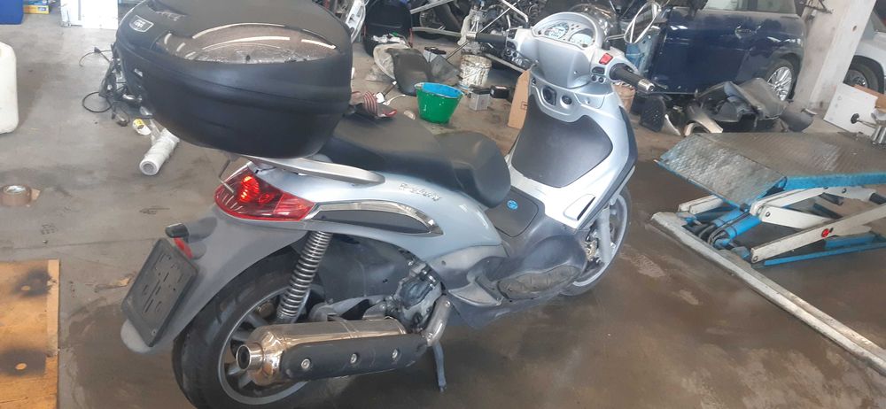 Мотоциклет,скутер ПиаджоБевърли( Piaggio Beverly) -125;250;500 на част