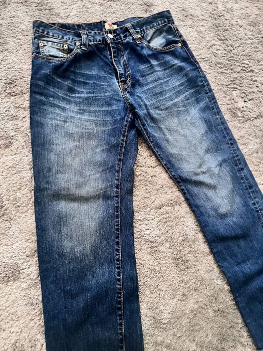 Blugi bărbătești de la marca Levi’s