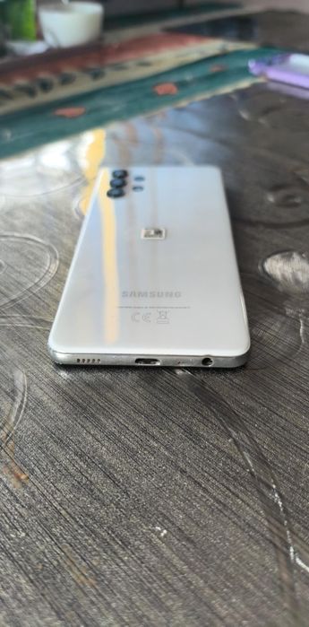 Samsung Galaxy A32 в бял цвят
