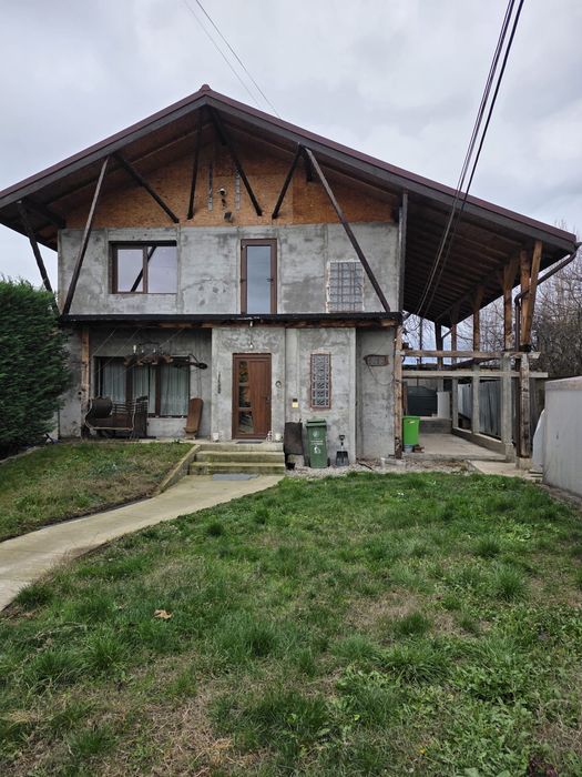 Vând schimb casă  în Tg-Jiu  semicentral