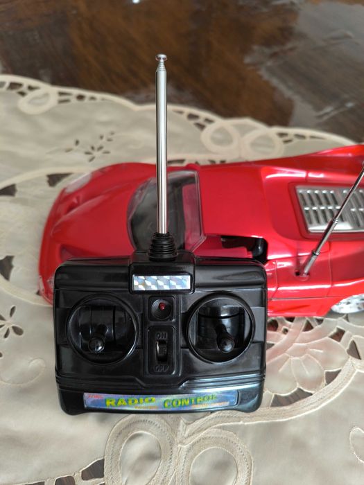 Детска играчка кола с дистанционно