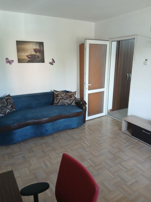 Închiriez Garsoniera