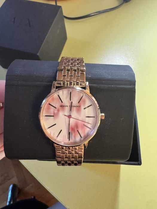 Часовник от неръждаема стомана Armani Exchange Rose Gold