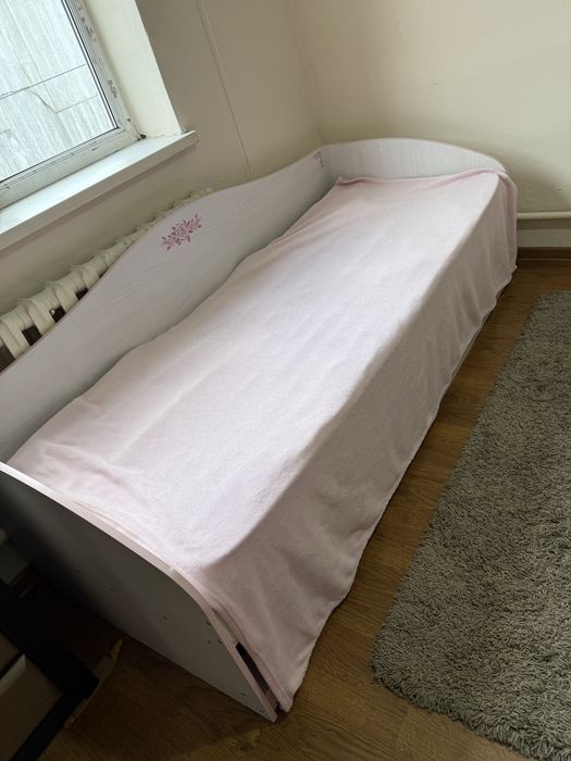 Детский кровать девочковый