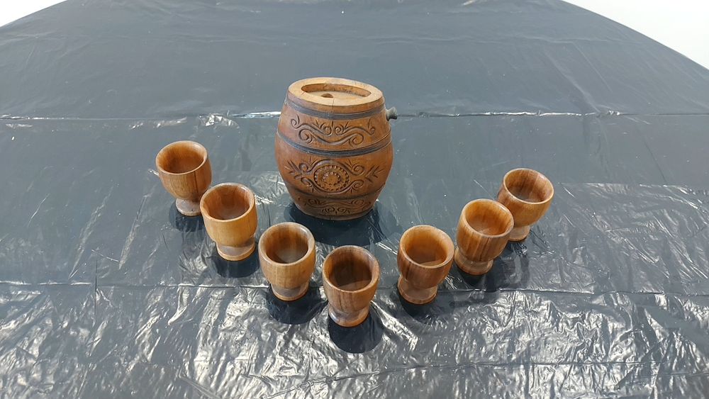 Стари посуди за кафе,тостерче,часовник и др.