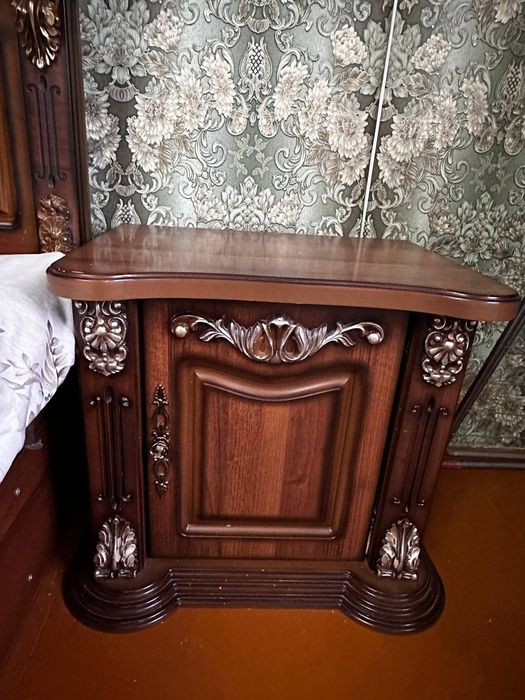 Продаётся спальный гарнитур, матрас в комплекте, состояние очень хорош