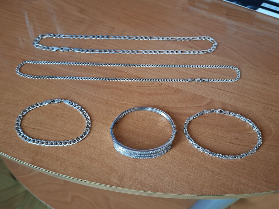 Лот Сребърни бижута 925- Цена само за целия лот. 3€ на грам.