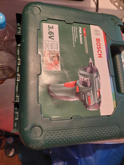 Bosch винтоверт със приставки за гипсокартон и други.