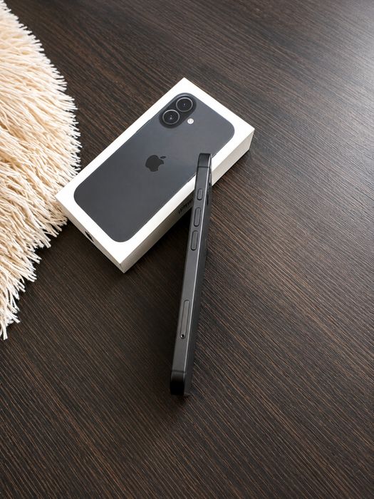 iPhone 17 Black – Ca nou, baterie 100%, folosit foarte puțin