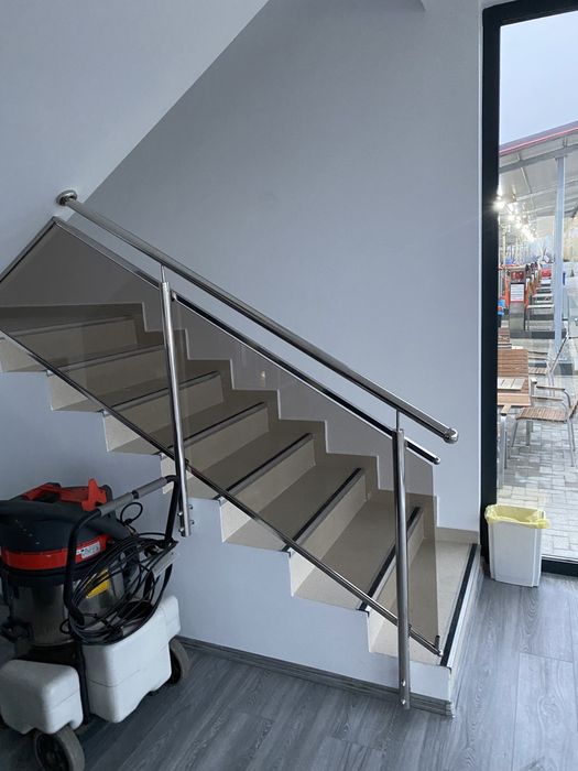 Balustrada din inox cu sticla securizata