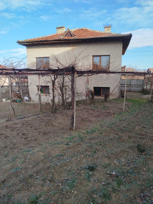 Продава се Къща в с. Ресилово, Област Кюстендил - 100 кв.м за 800 €/кв.м - Снимка #2