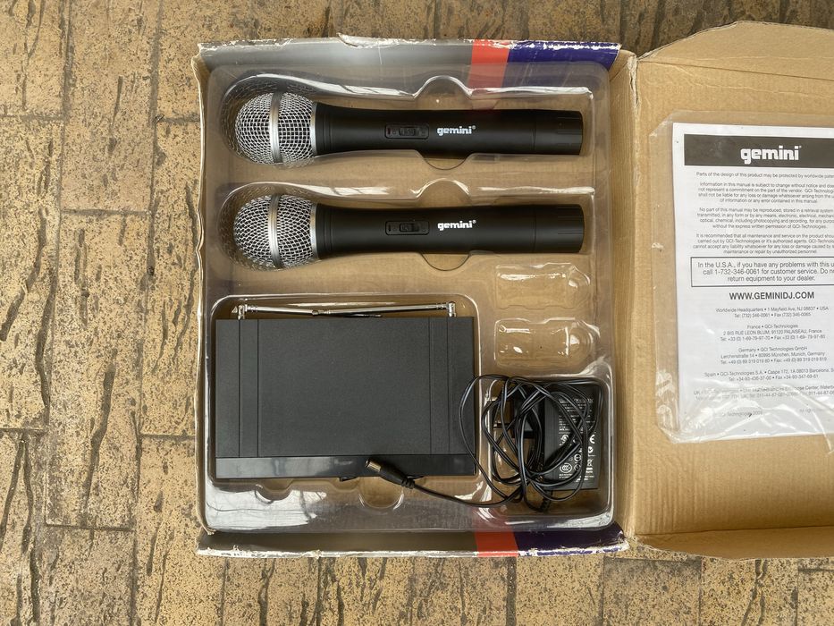 set doua microfoane wireless Gemini / Proel. /.  Voocopro