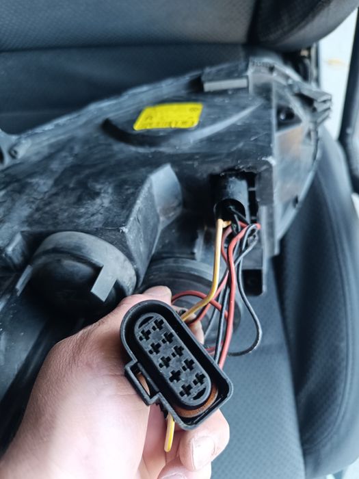 • ОРИГИНАЛНИ GTI / R32 фарове за голф 5, джета, кади, голф плюс, пасат