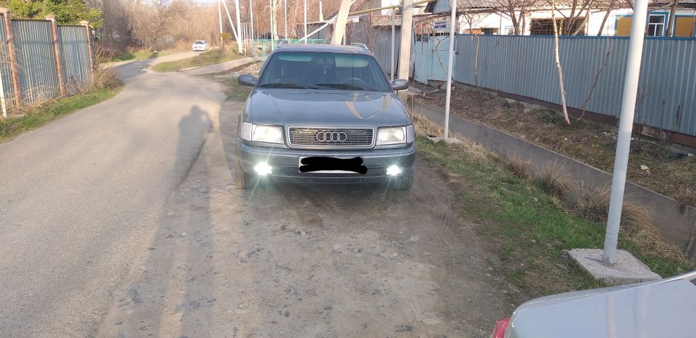 Продам Ауди 100 с4 объем 2.6