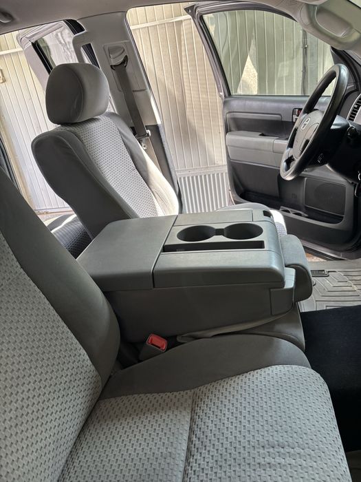 Салон за toyota tundra кабина и половина