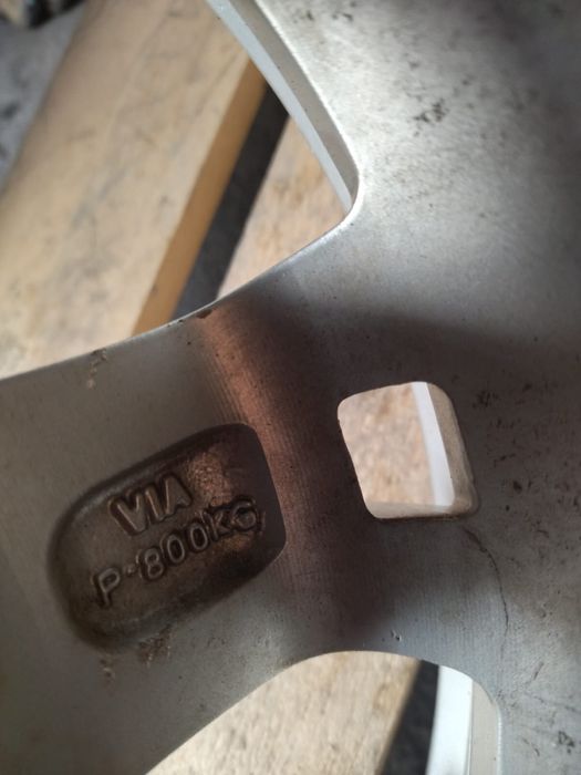 Диски шины на делика булка