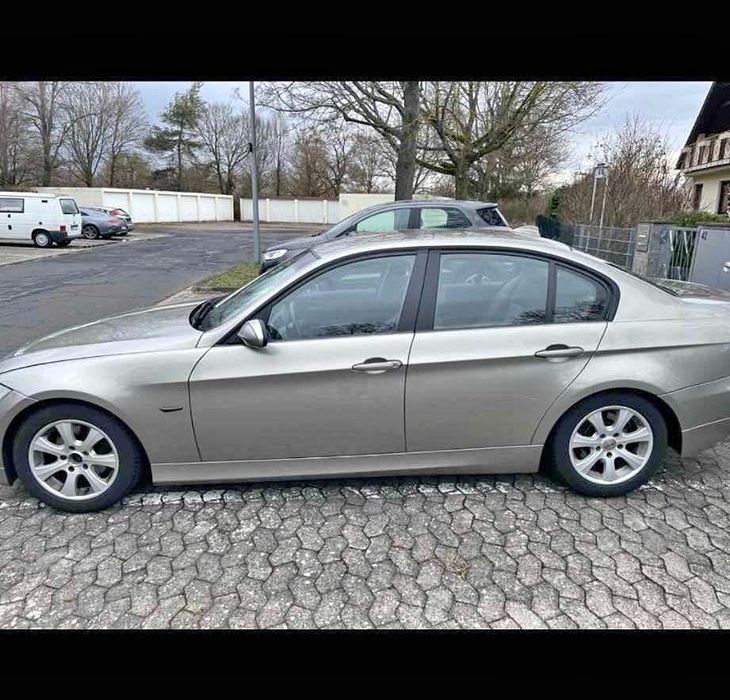Vând sau schimb BMW E90 320i
