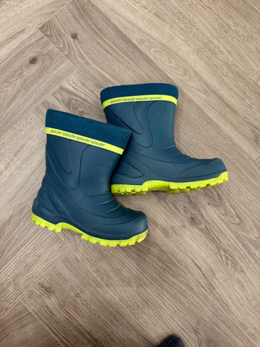 Продам утепленные резиновые сапоги