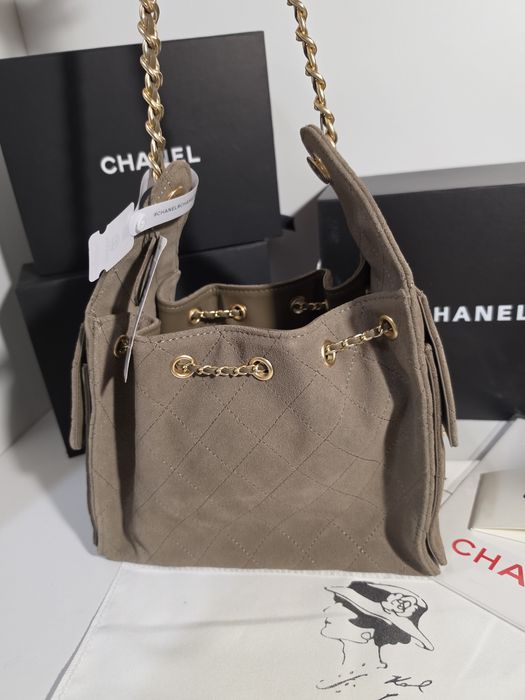 Налична чанта Chanel Hobo 25S велур